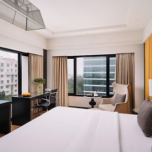 Club King Room